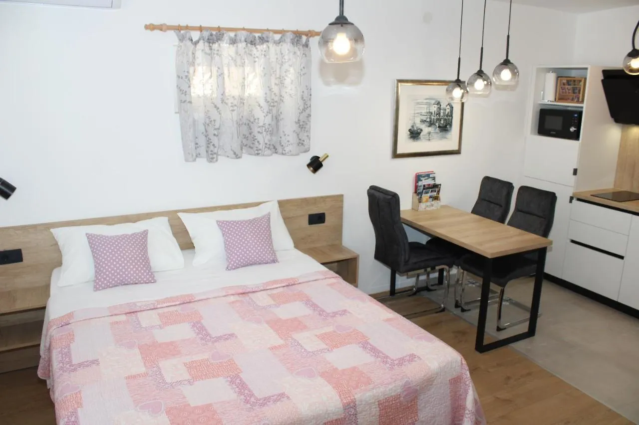 Apartments Lana Split